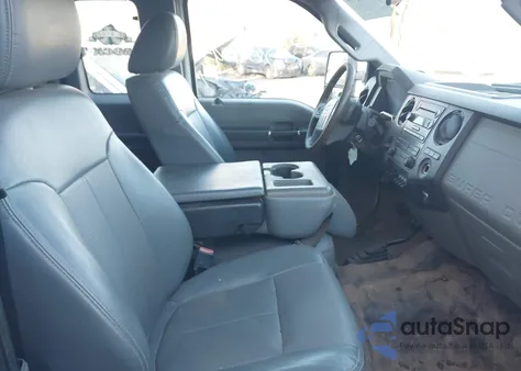 2015 Ford F550 z USA, uszkodzony, nr VIN 1SDOX5HT6FEC47831